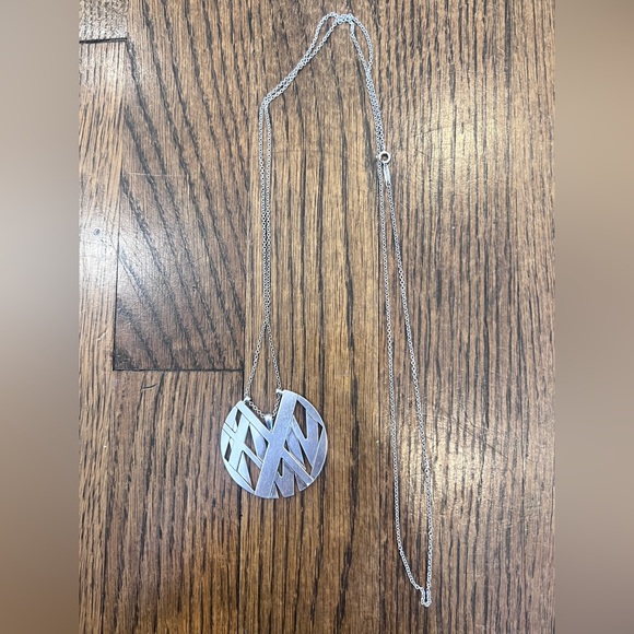 Tiffany&Co Atlas® round pendant in sterling silver - Picture 8 of 8